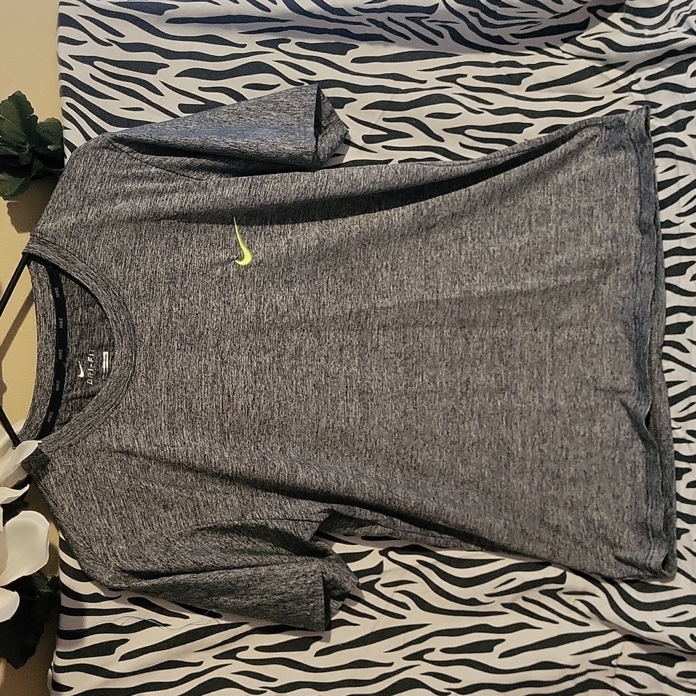 NIKE DRI-FIT ATHLETIC SHIRT ... WOMEN'S SZ XXL Charcoal Gray/Neon Green Swoop
